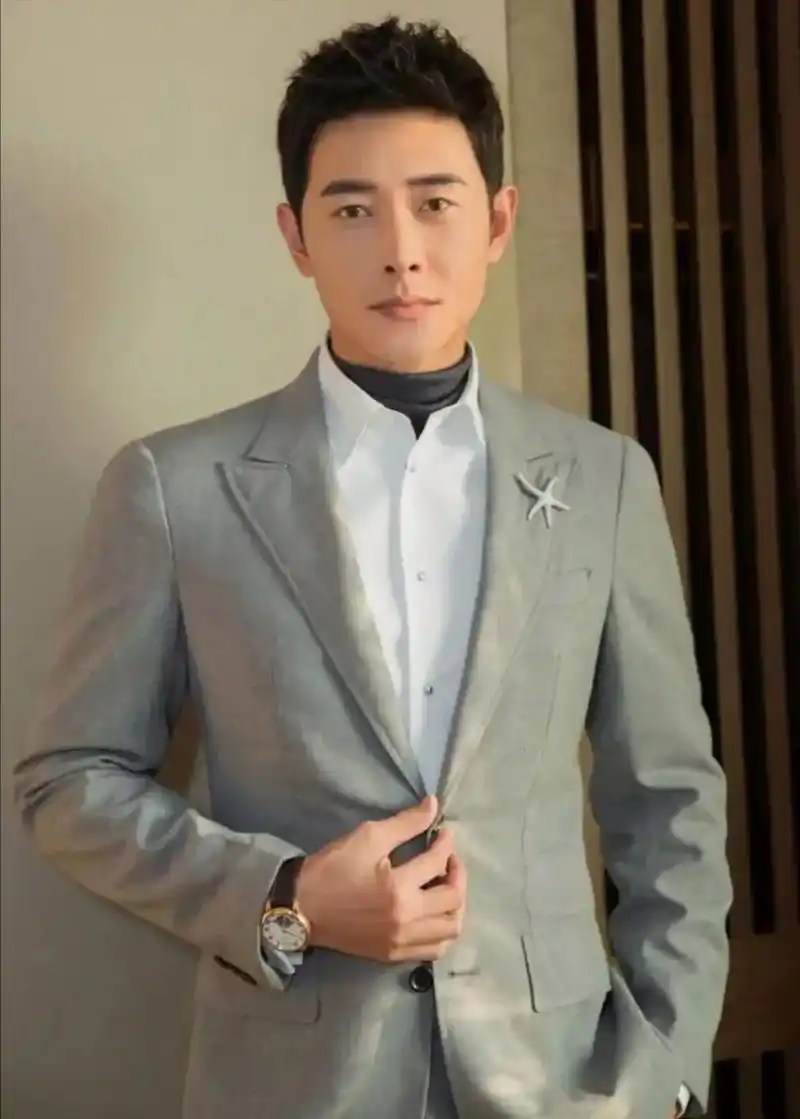 中国内地80后男明星九大排行榜: 1.罗晋 672.胡歌 673.