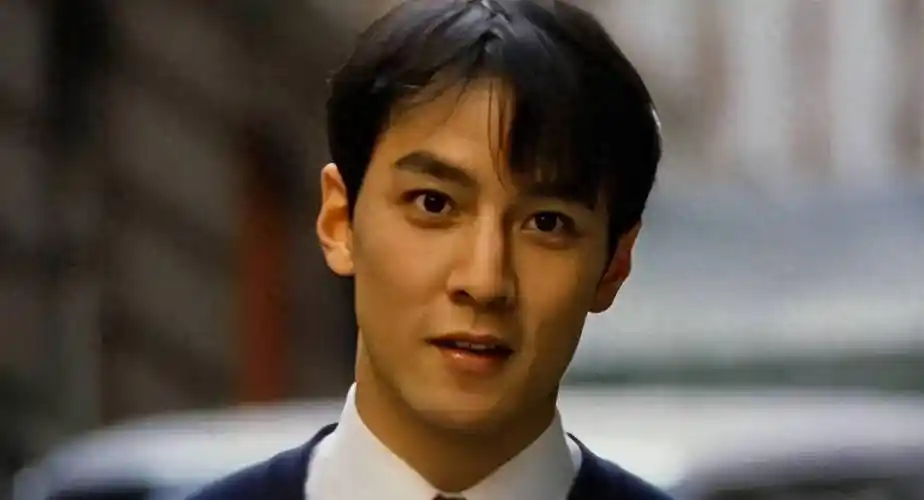 大背头花衬衫,48岁吴彦祖撞脸吴镇宇?