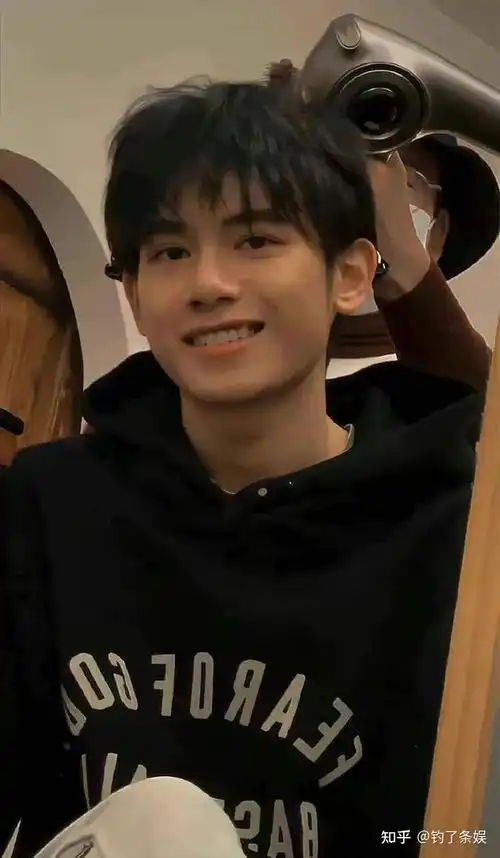 同样是《花少》导游,为何胡先煦比王安宇更吃香? - 知乎