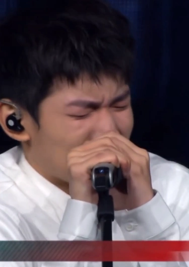 唱歌节目不好录王源多次哭到失态只有粉丝才明白他的难处