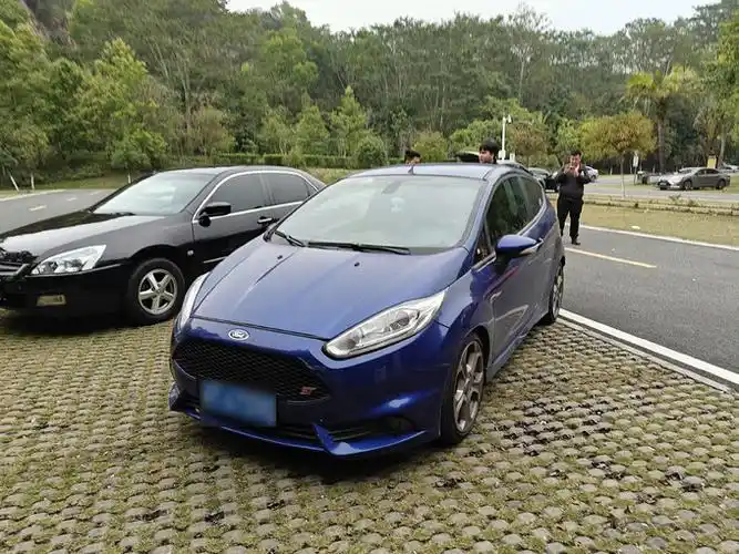 福特轿车怎么样 有乐趣也不原始的手动玩具———嘉年华st_什么值得买