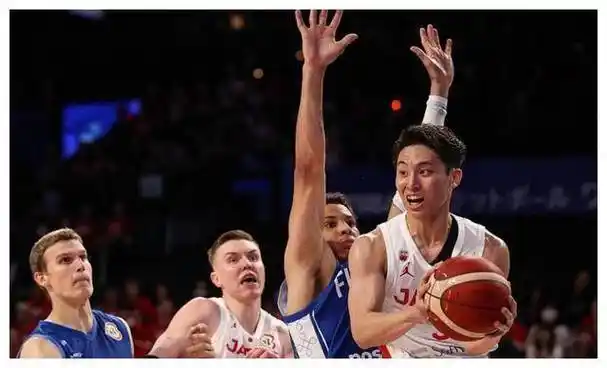 东瀛凯旋之路,艾伦远行未归,夜深思念._河村_球员_赵继伟