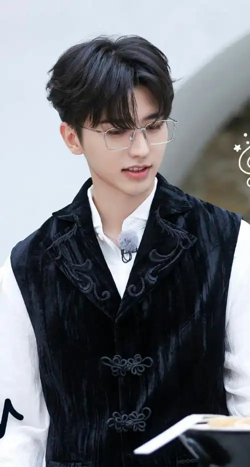 蔡徐坤眼镜杀好绝