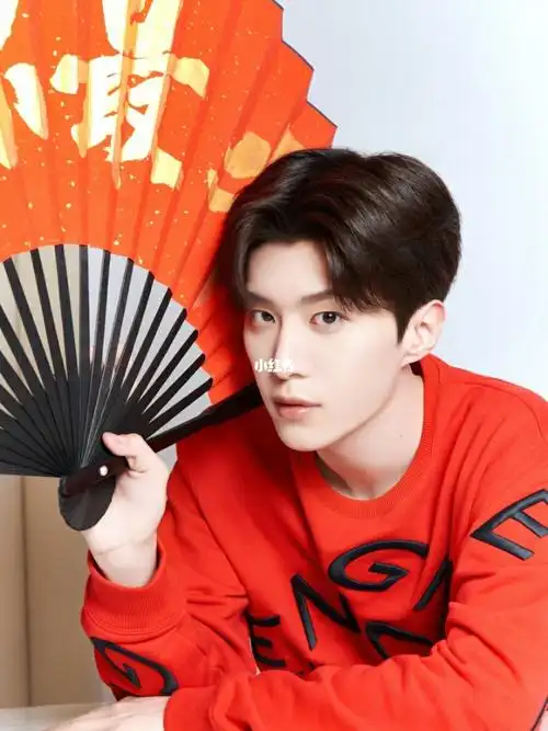 2021,牛转乾坤!鞭炮声再响,也没我想你那么想.新年快乐哦@范丞丞09