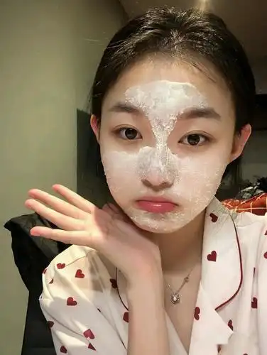 怎样才能保持皮肤水嫩光滑?4个护肤小技巧,看似简单,却很有效