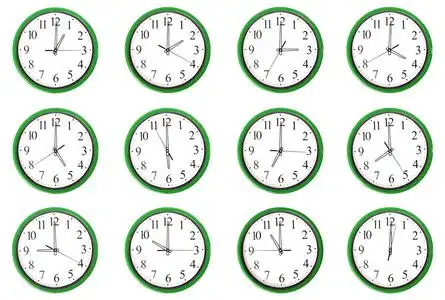 不同的时钟时钟-12 不同小时照片