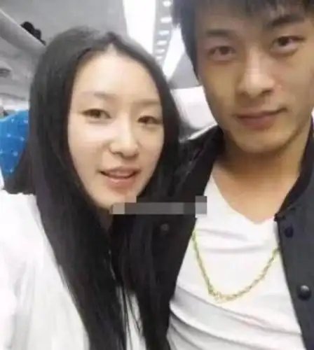 辛巴"前妻"登上热搜,商家代表向辛巴道歉