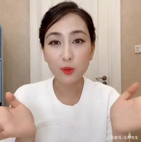 马苏直播助农状况百出,不知如何连麦像闹笑话,真实可爱性格获赞