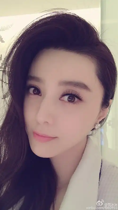 范冰冰微博晒自拍 耳朵狭长似精灵(组图) - 娱乐•体育 - 中国网山