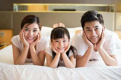 温馨的三口之家