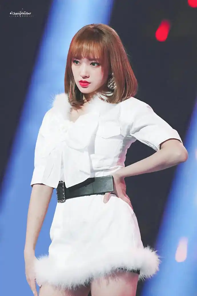 程潇[超话]#		#程潇0225出道四周年#	【四周年贺图】	在梦境中往复