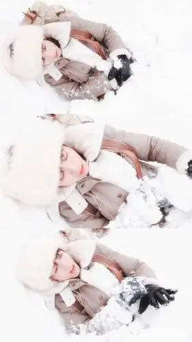 王俊凯堆雪人还给雪人戴帽子,抱着小柴犬好有爱