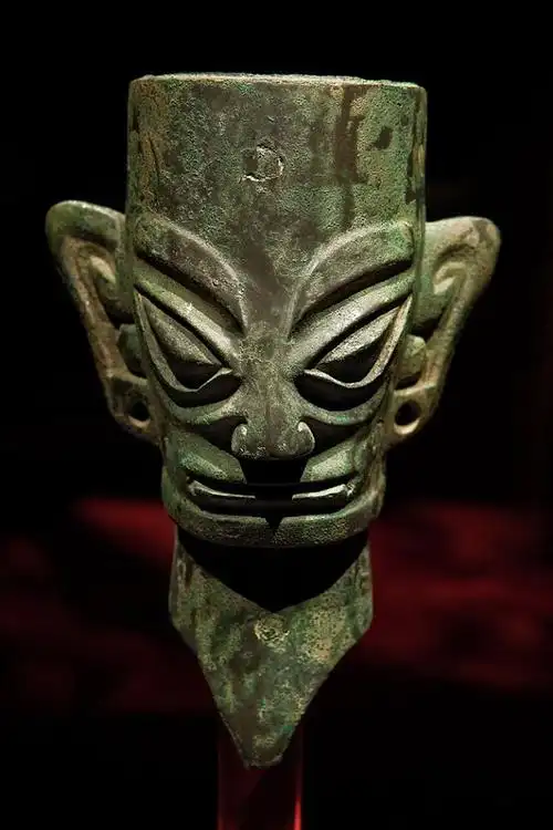 转载三星堆61青铜人像