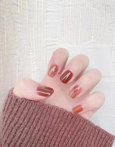 显白又高级的美甲色,即使大气简单,光是这个颜色就有清爽的感觉