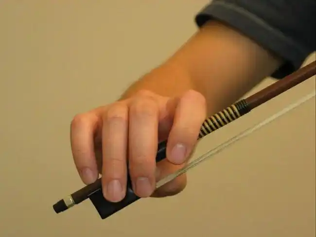 小提琴弓怎么拿