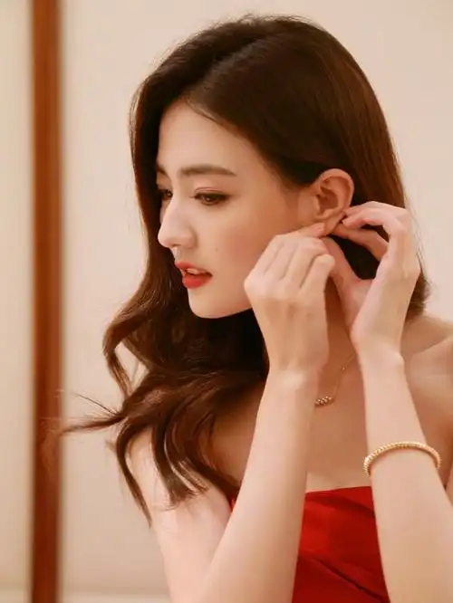 "内娱白富美"徐璐:长相漂亮身材好,颜值演技都在线!