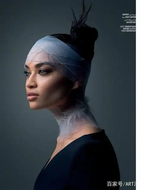 超模shanina shaik登封《vogue》阿拉伯版6月刊