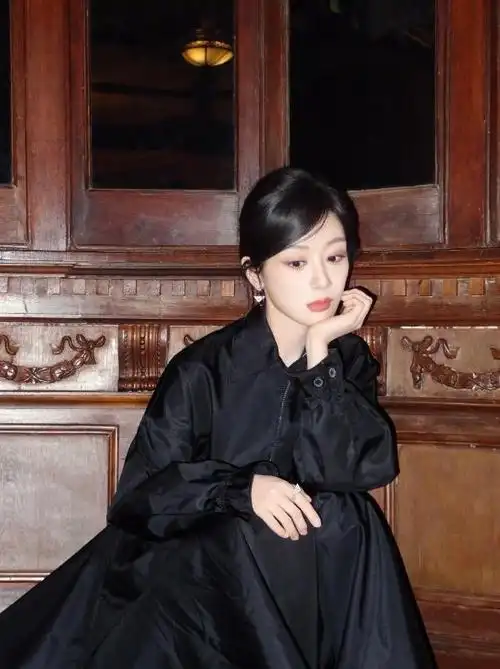 当众抽烟不能拍腿耍大牌,媒体最反感艺人,邓为罗云熙成毅被提名|杨紫