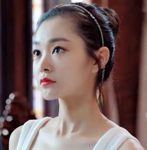 尽管网络上曾流传张佳宁和宋轶的对比照,让人误以为她们可能是一对