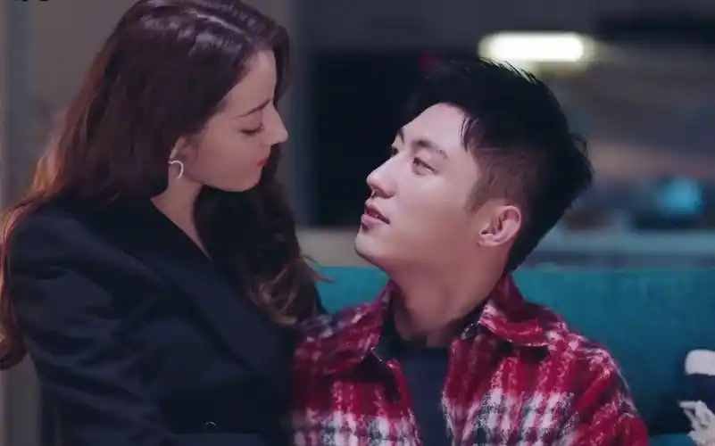 混剪:黄景瑜迪丽热巴狂撒狗粮,简直甜蜜暴击啊!