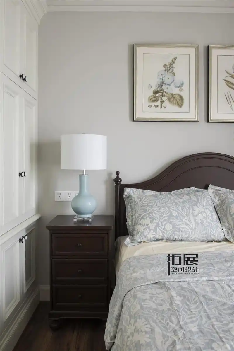 美式风三居装修床头细节图