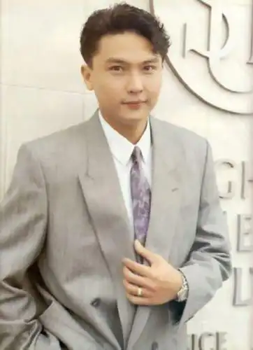 年轻时候的关礼杰