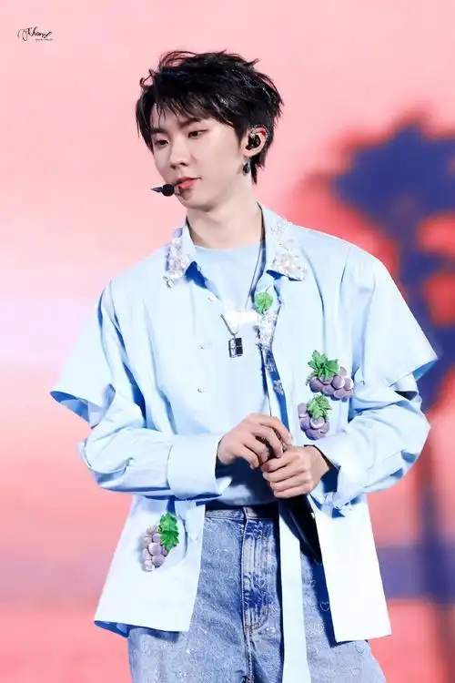 【掉落】  好看的照片 翻一翻总还是有的    @时代少年团队长-马嘉