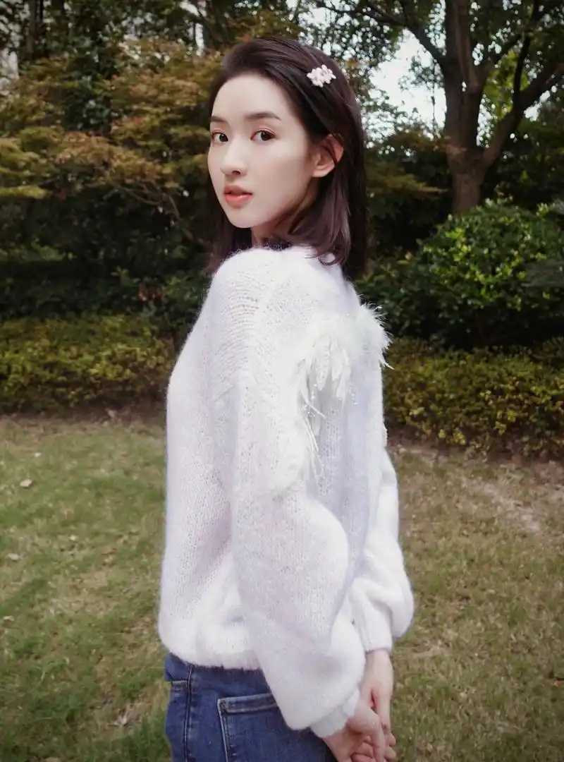 王玉雯:清新脱俗,美丽动人