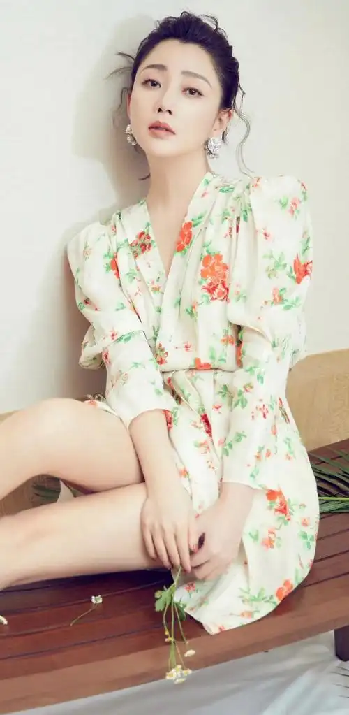 演员殷桃:离婚后没有再婚,40岁以后却有了烦心事