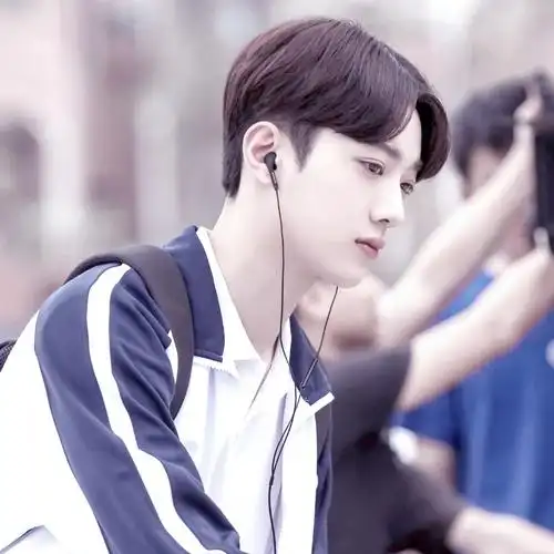 赖冠霖拿图收藏点赞 没手别拿.二转标明堆糖可爱小晗.侵权删