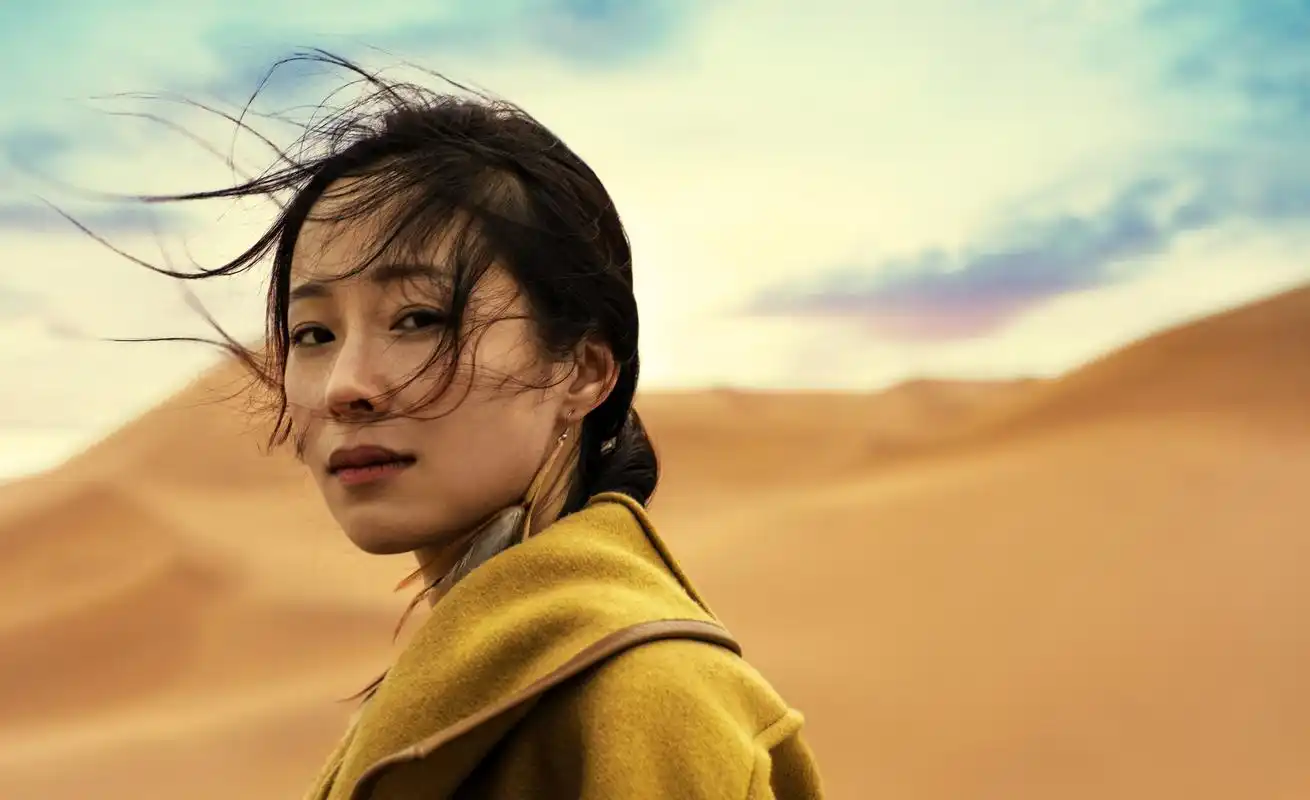 如今的江一燕,确实活出了我们想要的样子