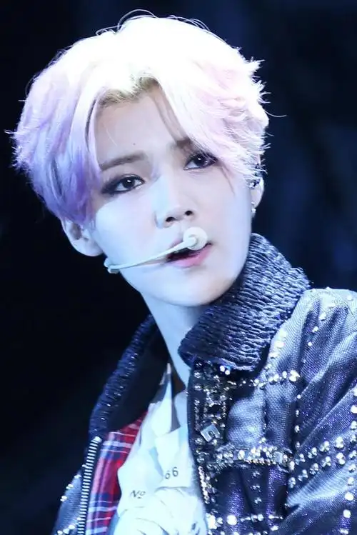 男士购:【发型篇】90后小鲜肉鹿晗第几张发型最帅无论是在韩国exo还是