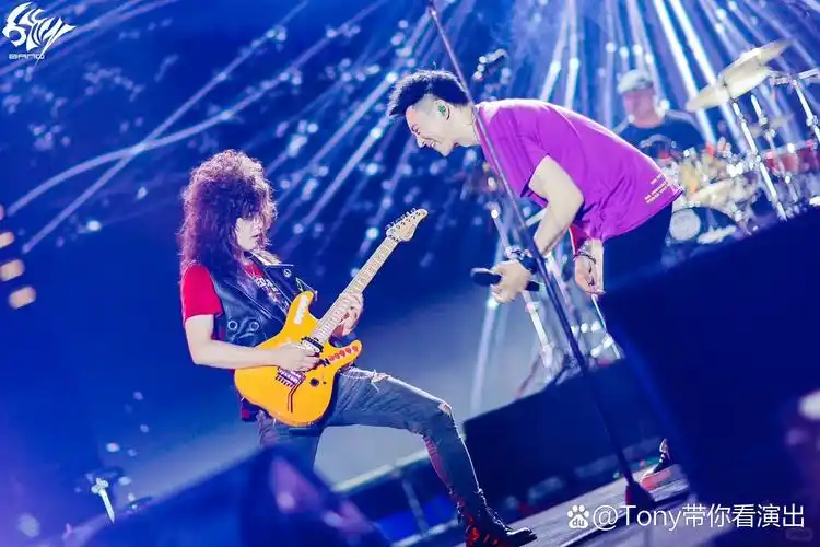 人没有梦想,和咸鱼有什么区别?演唱会没有激情,和ktv没什么两样!别急!