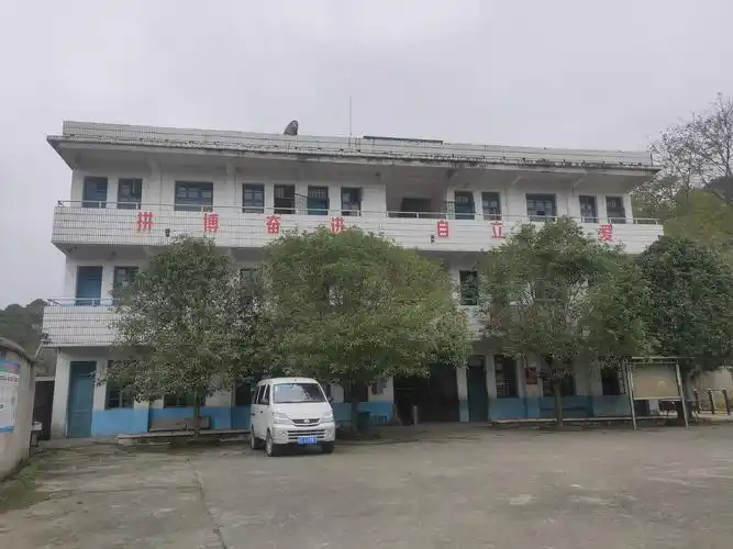 如今的农村小学