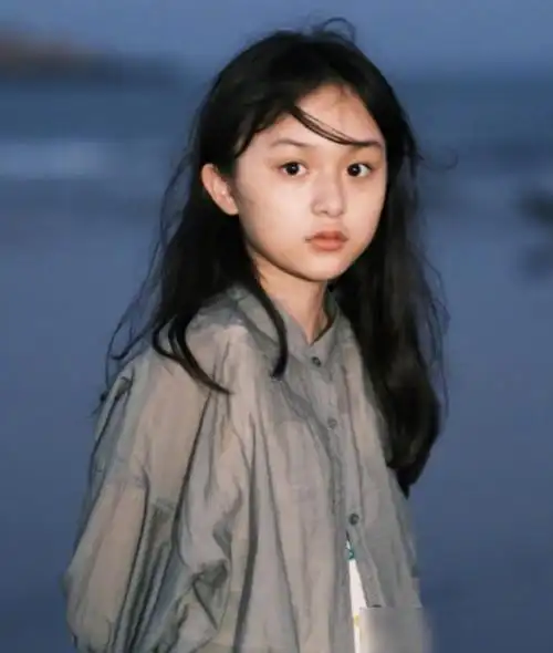 因高颜值被"禁整容",2岁出道就已年入百万,如今11岁大变样|刘楚恬