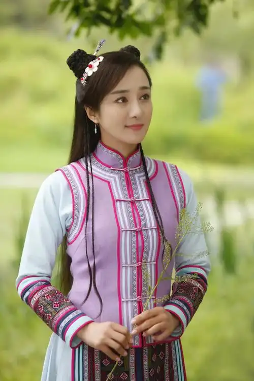 李依晓终于火了!被狗咬伤5次整容,出演《扶摇》演技好到想打她