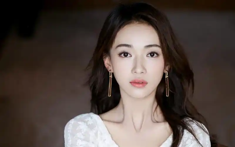 吴谨言迷人写真图片18