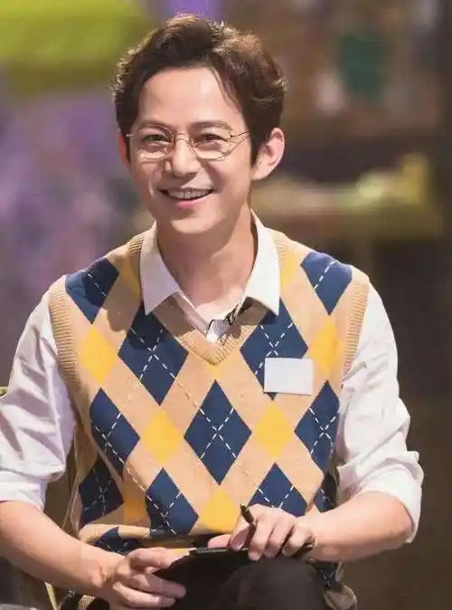 何炅新沂影视工作室注销为其个人独资企业