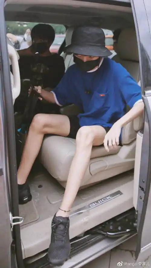 马嘉祺超话大海啊全是水,马嘉祺全是腿反正是我p都不敢这样p的,一次性