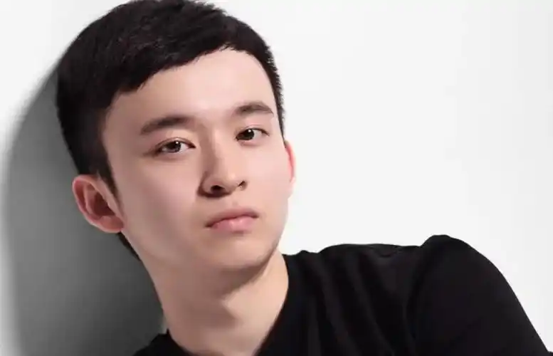 31岁的董子健,终于在2024年初,打了一场漂亮的"翻身仗