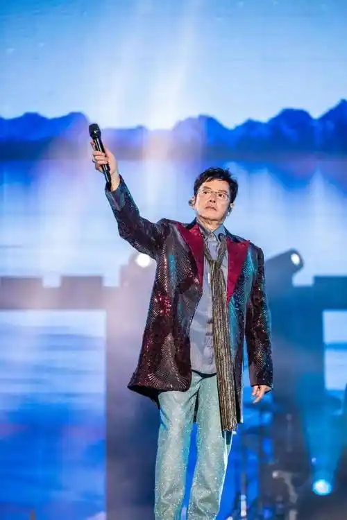 2023谭咏麟肇庆演唱会_歌迷_传奇_经典