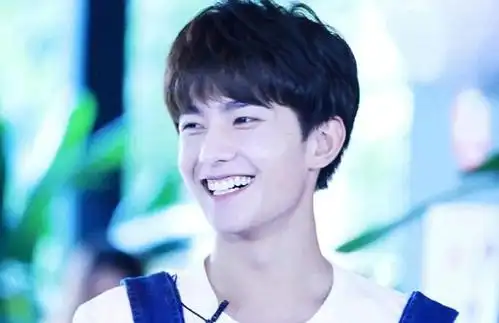 明星牙齿那点事:有人牙齿宛如夜光灯,有人古代当黑人牙膏代言人