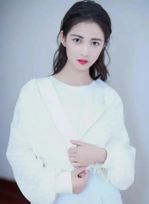 陈钰琪明星壁纸(42)_网易订阅