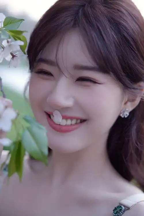 赵露思直播##赵露思 澳门鬼迷日眼的照片##赵露思高定短裙