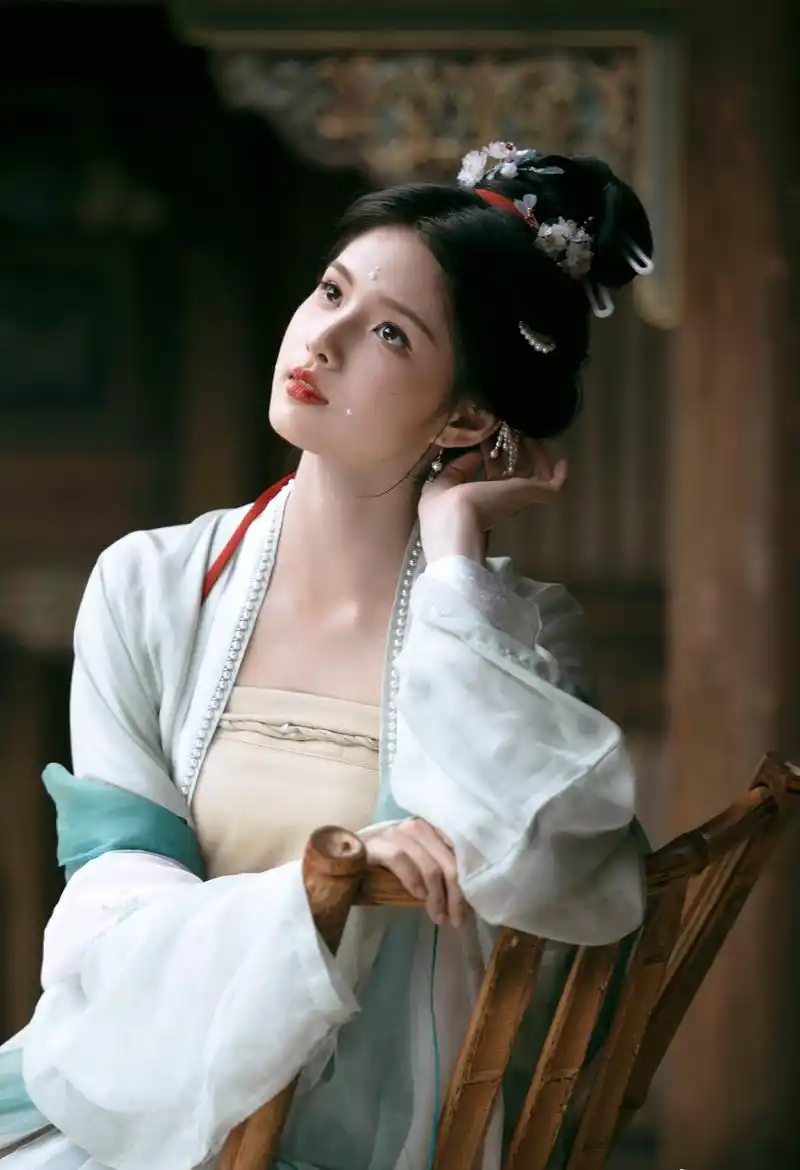 艾米白绿汉服仙气飘飘写真