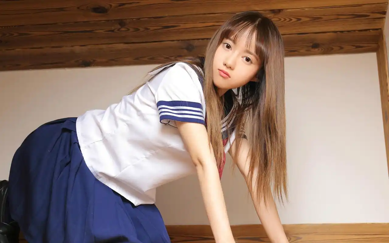 清纯可爱水手服美女唯美高清桌面壁纸