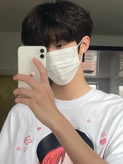 发型分享蓬松碎盖