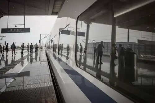 《行走在中国高铁路》