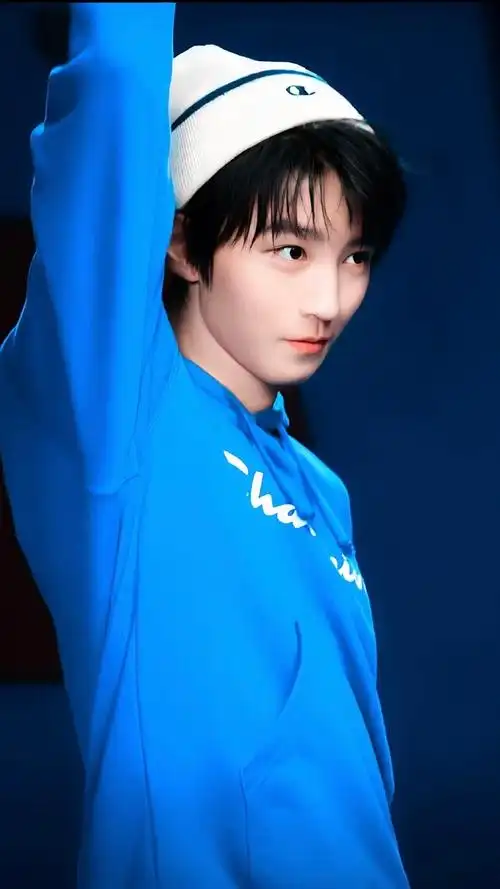 champion大中华区品牌代言人王俊凯##champion冠军王俊凯