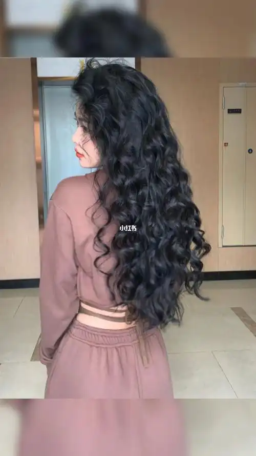 羊毛卷烫发真的太显脸小啦圆脸大脸也很适合_发型_圆脸_烫发_显脸小